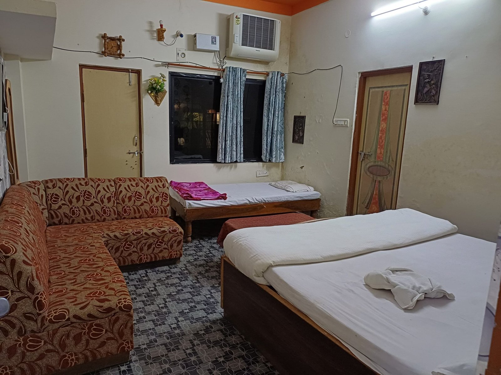 WhatsApp Image 2025-10-28 at 12.18.21 PM